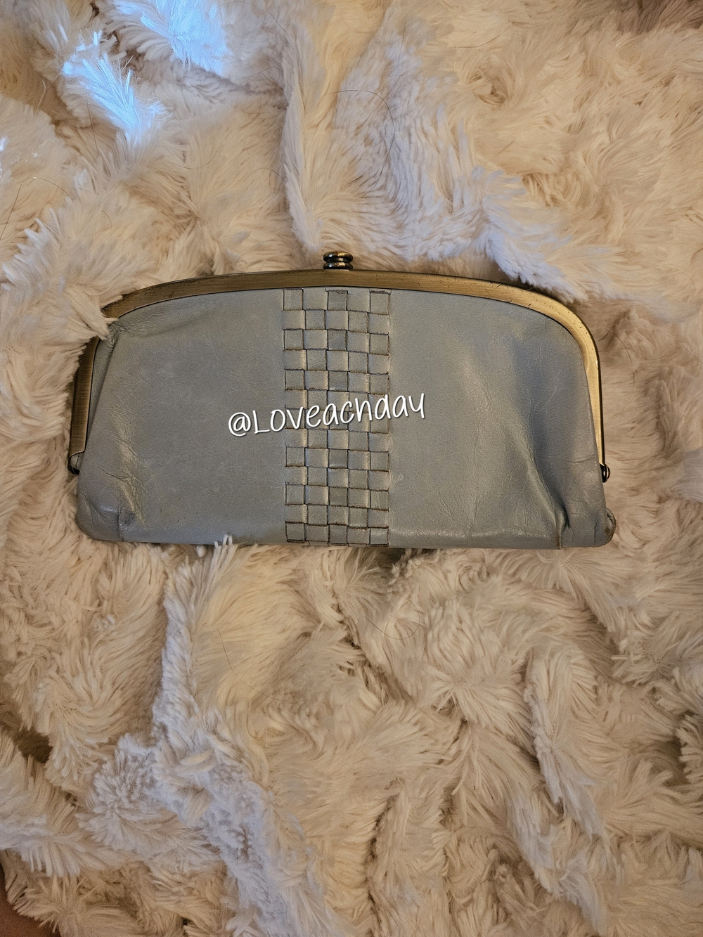 HOBO✨️Light Blue Woven Accent Frame Clutch